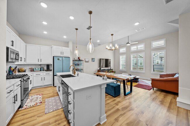 Building Photo - 10971 Swang Link Dr