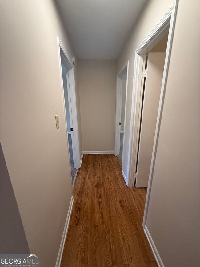 Building Photo - 150 Essex Ct