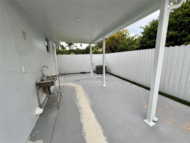 Building Photo - 10356 SW 11th Terrace