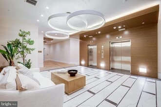 Building Photo - 801 N Fairfax St