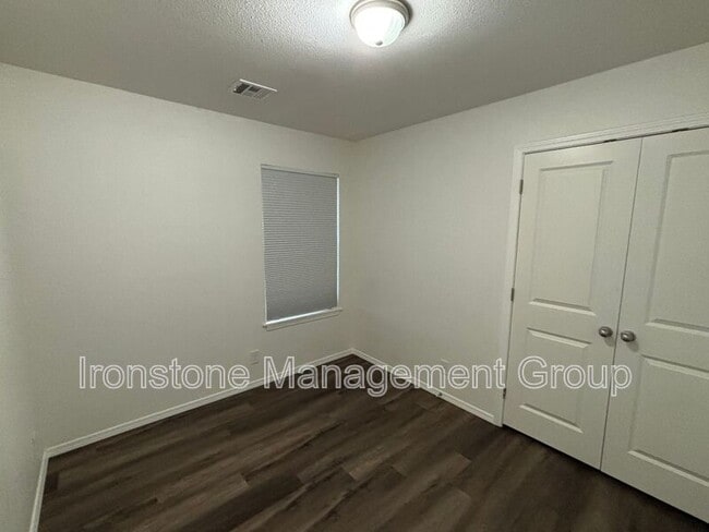 Building Photo - 3817 S 29th W Ave