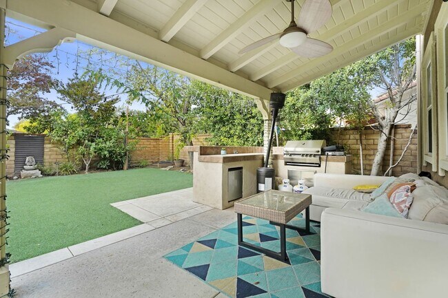 Building Photo - 26525 Craftsmen Ct