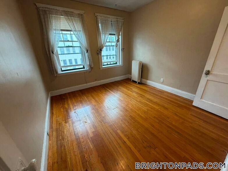 Building Photo - 313 Allston St