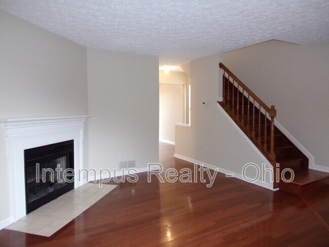 Building Photo - 7839 Meadowhaven Blvd