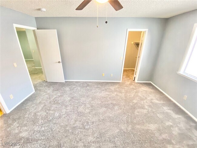 Building Photo - 6661 W Tropicana Ave
