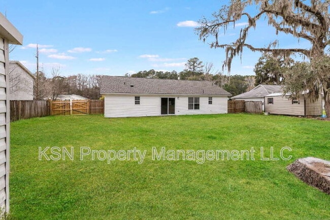 Building Photo - 106 Laurel Oaks