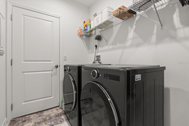 Building Photo - 375 Pink Ibis Bnd