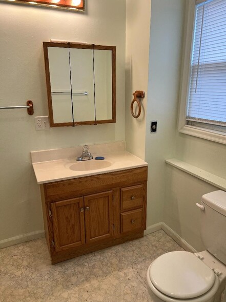 Bathroom - 2921 Avenue L