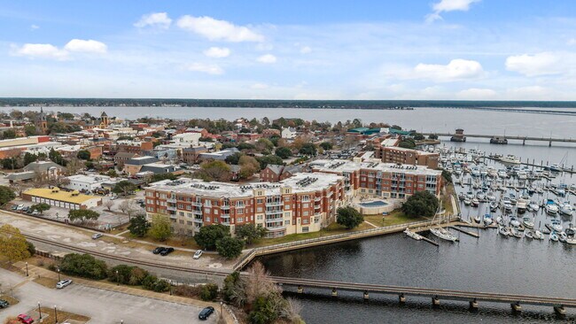 Building Photo - 419 Sky Sail Blvd