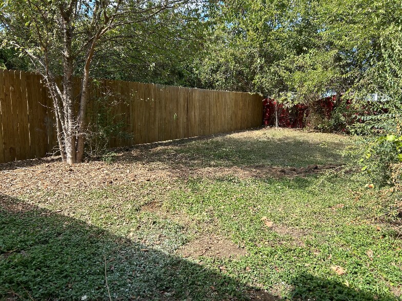 Building Photo - 5607 Hiett Ct