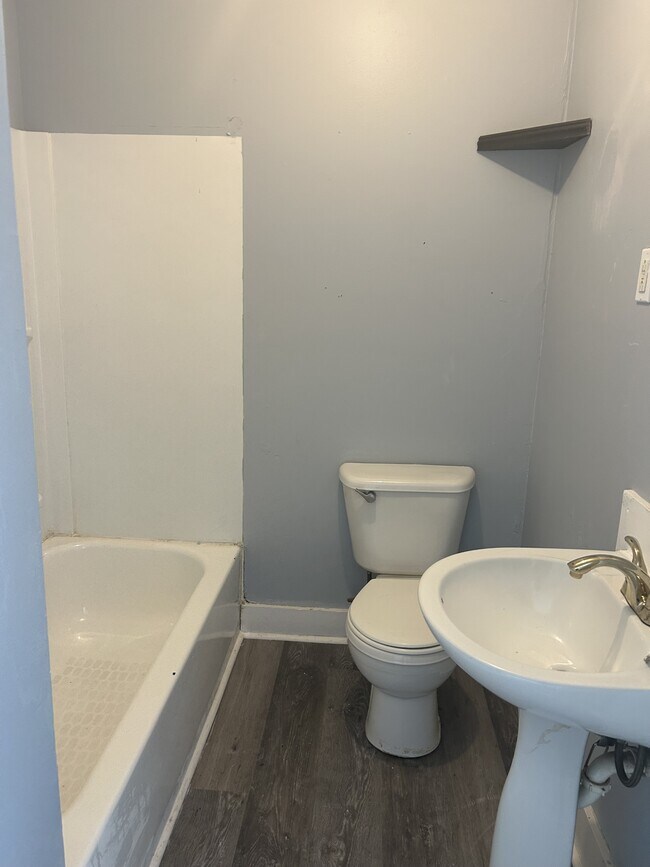 Building Photo - 831 Kirkwood St