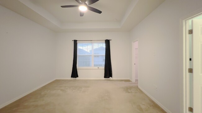 Building Photo - 1088 Avila Ln