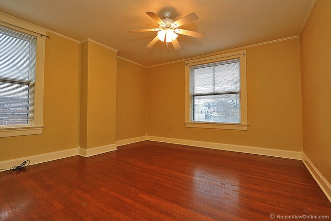 Building Photo - Three Story House Close to SEMO - June 2026- May 2027 Lease