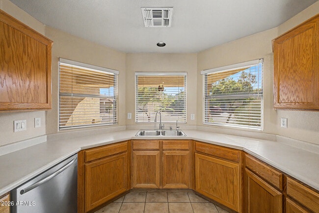 Building Photo - 3626 E Potter Dr