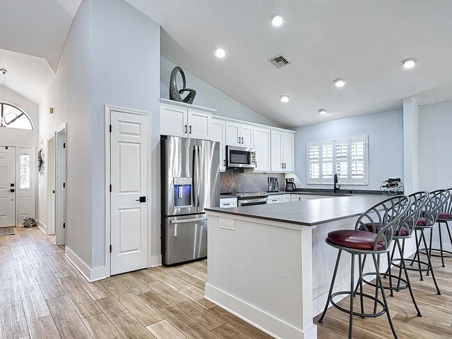 Building Photo - Huntington