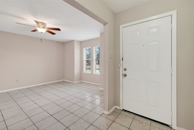 Building Photo - 4742 Tain Dr