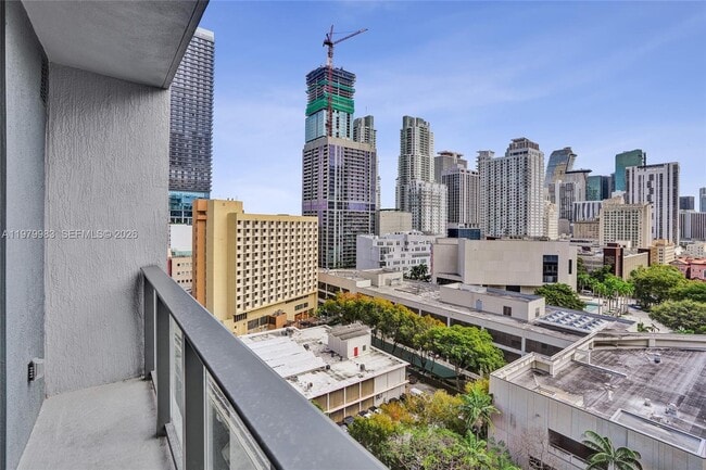 Building Photo - 121 NE 5th St