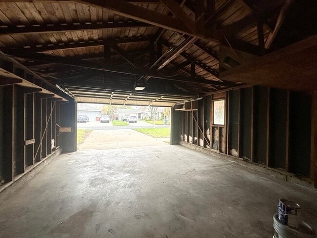 Building Photo - Updated 3 Bedroom 1.5 Bathroom Home in Desirable Arden Park!