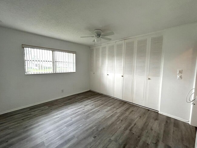 Building Photo - 2723 Dudley Dr W