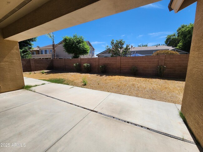 Building Photo - 18805 E Mockingbird Dr