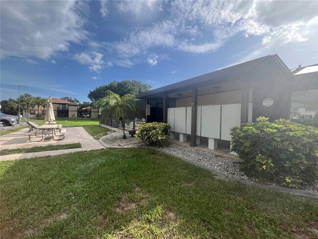 Building Photo - 4022 Beaver Ln
