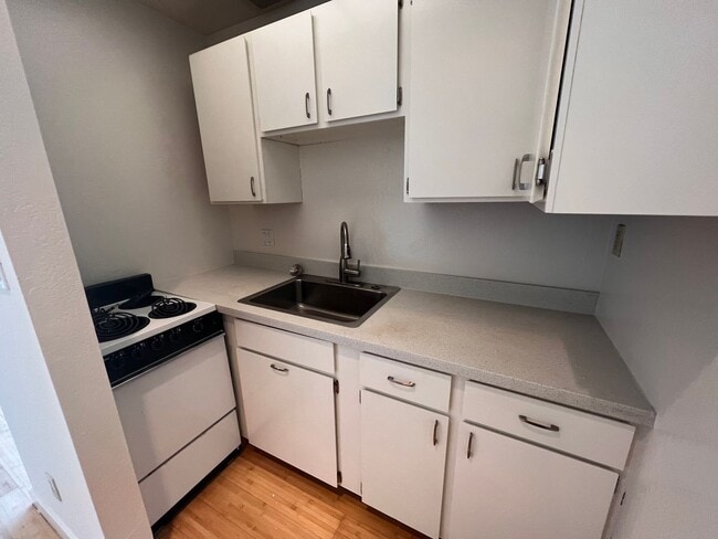 Building Photo - 154-156A Carlotta Cir