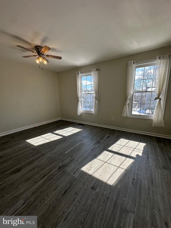 Building Photo - 650 Corsica Ave