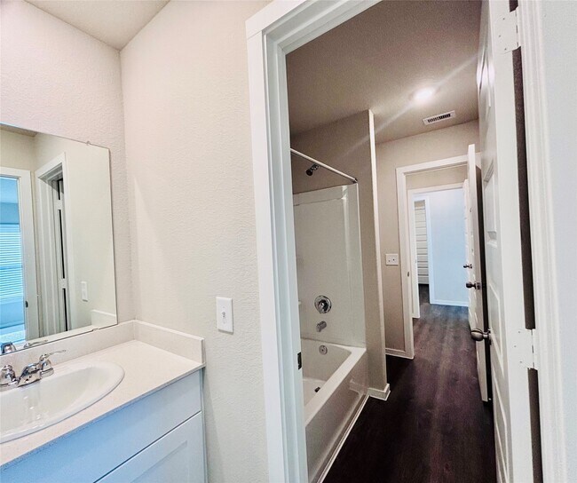 Building Photo - 17327 Ridge Dr