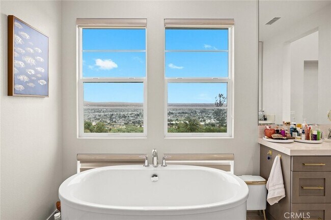 Building Photo - 478 Sycamore Dr