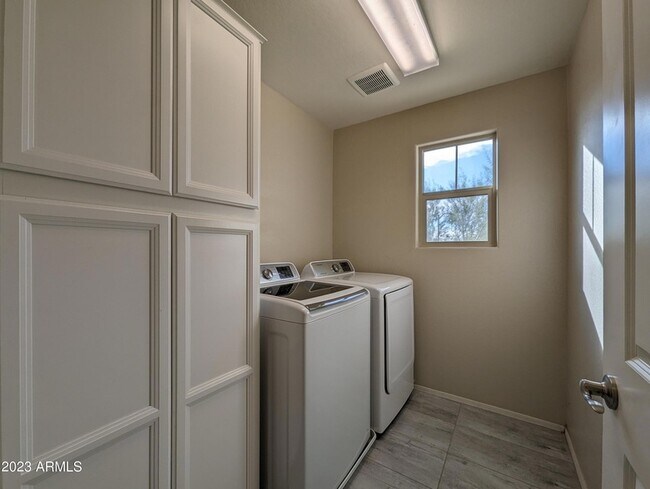 Building Photo - 1253 N 166th Ave
