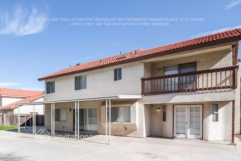 Building Photo - 45613 Clubhouse Dr