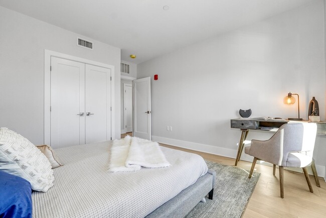 Building Photo - 62 Foundry St