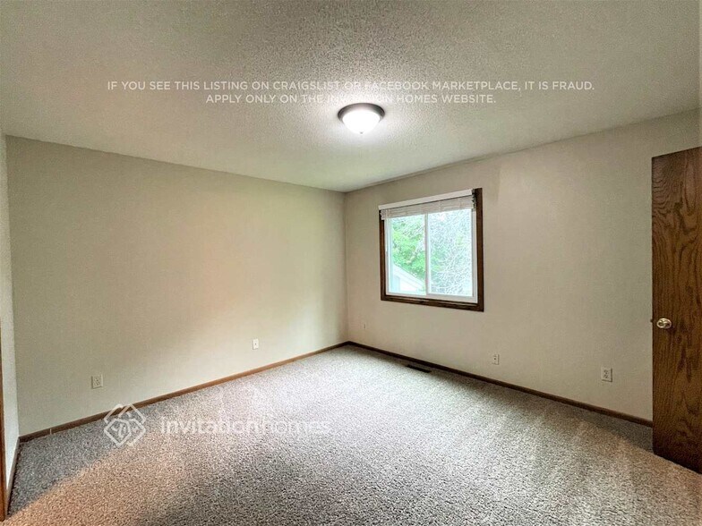 Building Photo - 5325 W 140th St