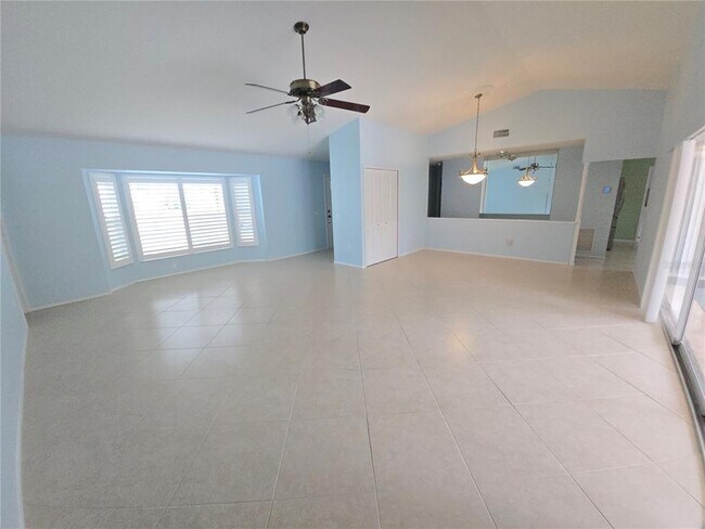 Building Photo - 3601 Garden Lakes Clenet