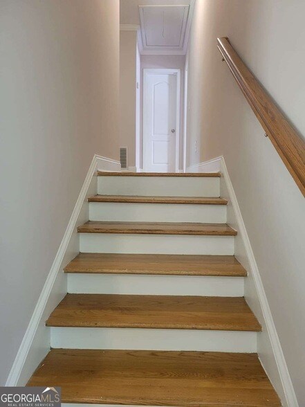 Building Photo - 487 Arbour Run