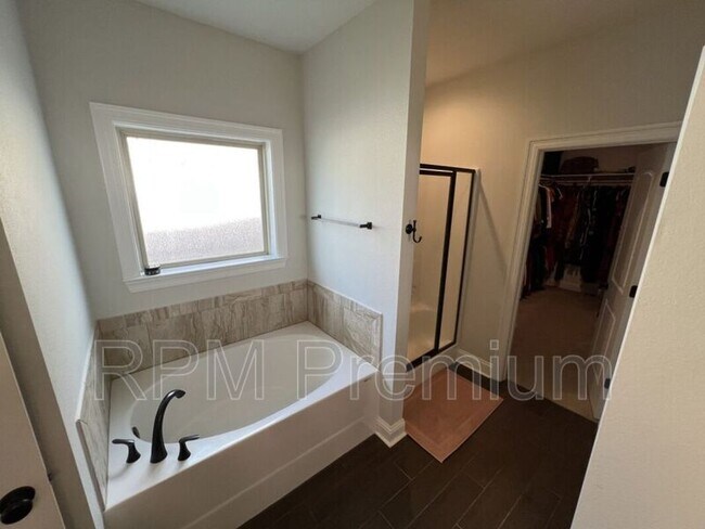 Building Photo - 14401 Sterling Oaks Dr