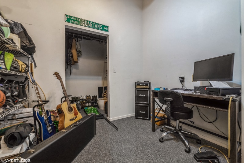 Building Photo - 616 W Fulton St