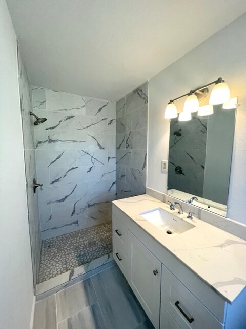 Building Photo - 913 Susan St