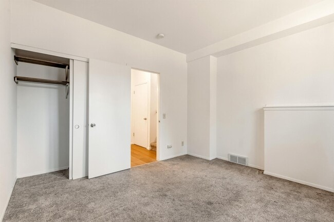 Building Photo - 1302 N Gammon Rd