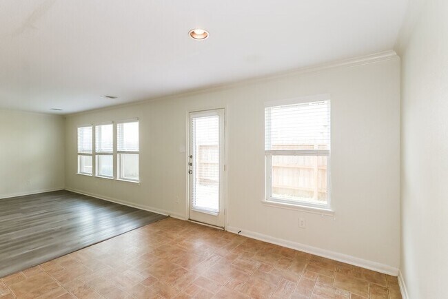 Building Photo - 2727 Skyview Grove Ct