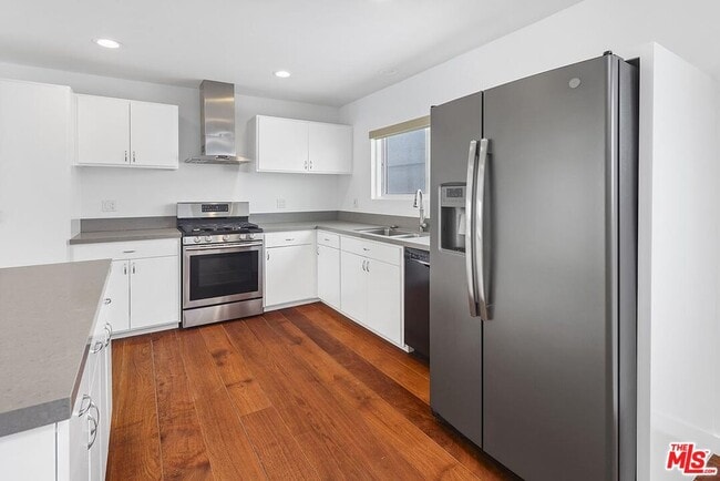 Building Photo - 25 Ironsides St