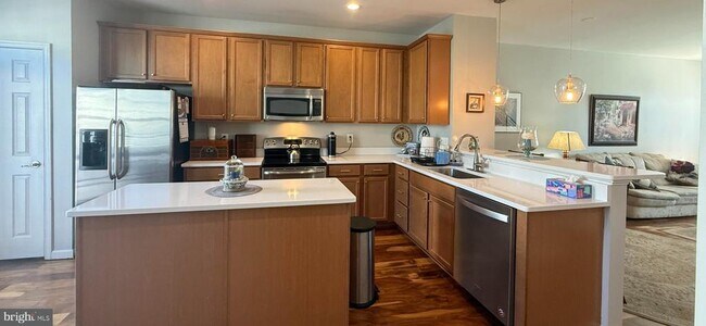 Building Photo - 14050 Cannondale Way