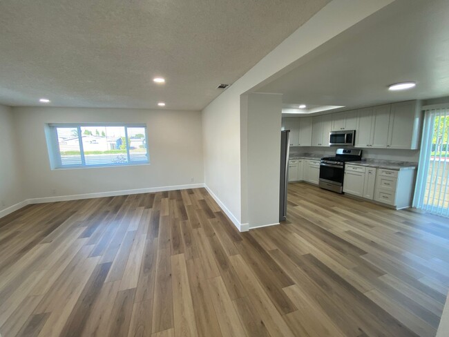 Building Photo - Completely Remodeled 3 Bedroom Cypress Hou...