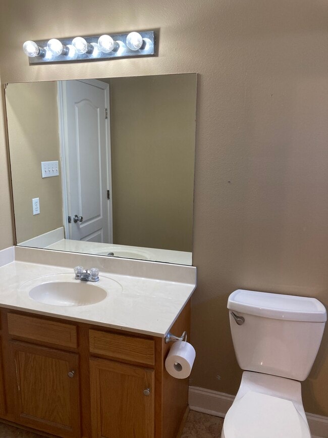Building Photo - 16266 Charleton Dr