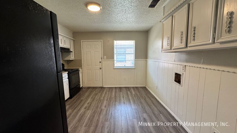 Building Photo - 2302 40th St