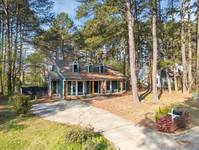 Building Photo - Charming 3BR Home with Large Private Yard Near Downtown Raleigh