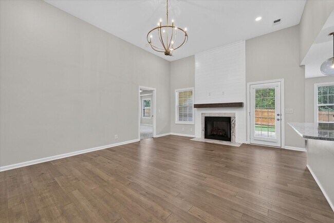Building Photo - Like New Three Bedroom with Bonus!
