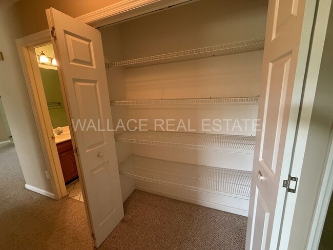 Building Photo - HALLS HAS IT -- ALL ONE LEVEL 3 BEDROOM HOME!!