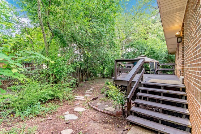 Building Photo - 3105 Pelzer Ave