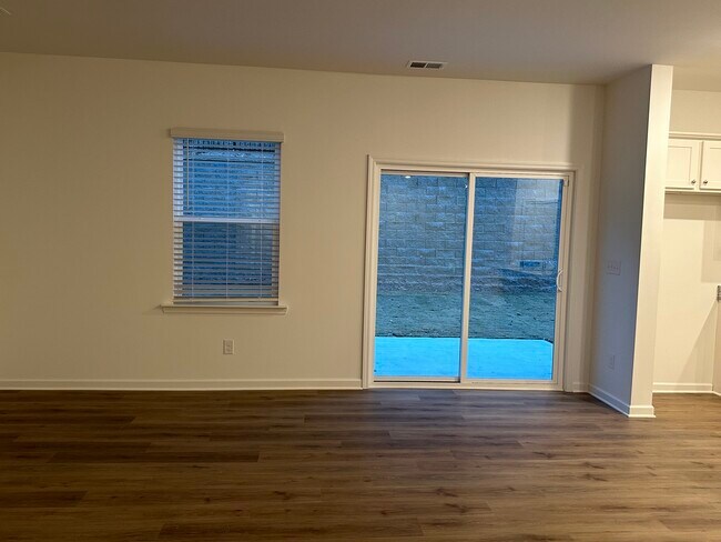 Building Photo - 721 Groover St
